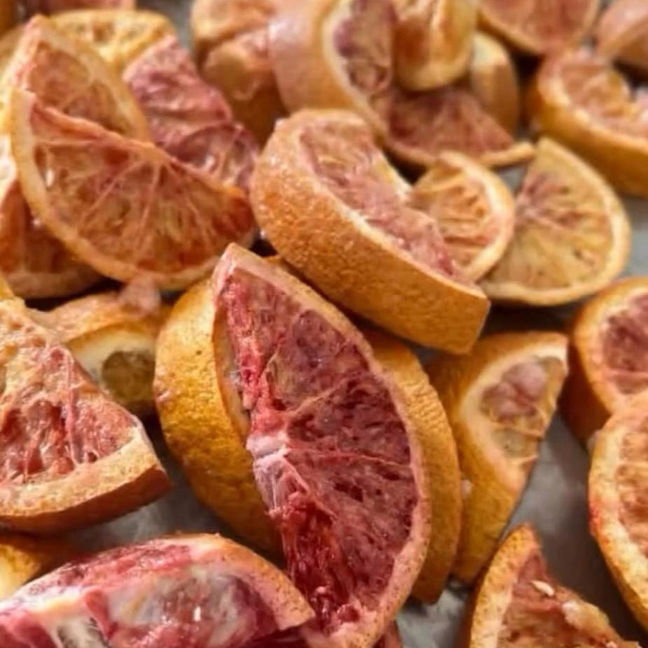 Freeze-Dried Red Orange / Blood Orange (30g) — Tangy Ruby Slices | NUKHA